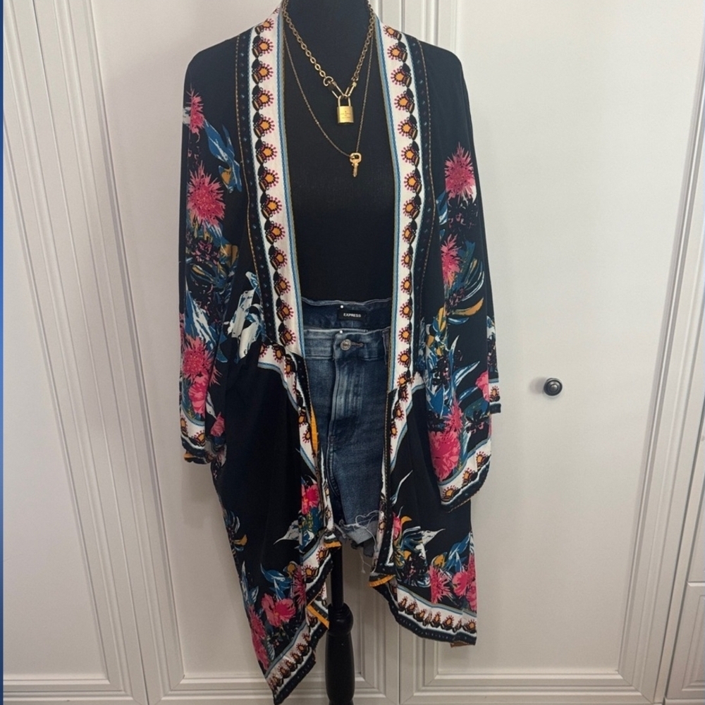 Flying Tomato Vibrant Kimono